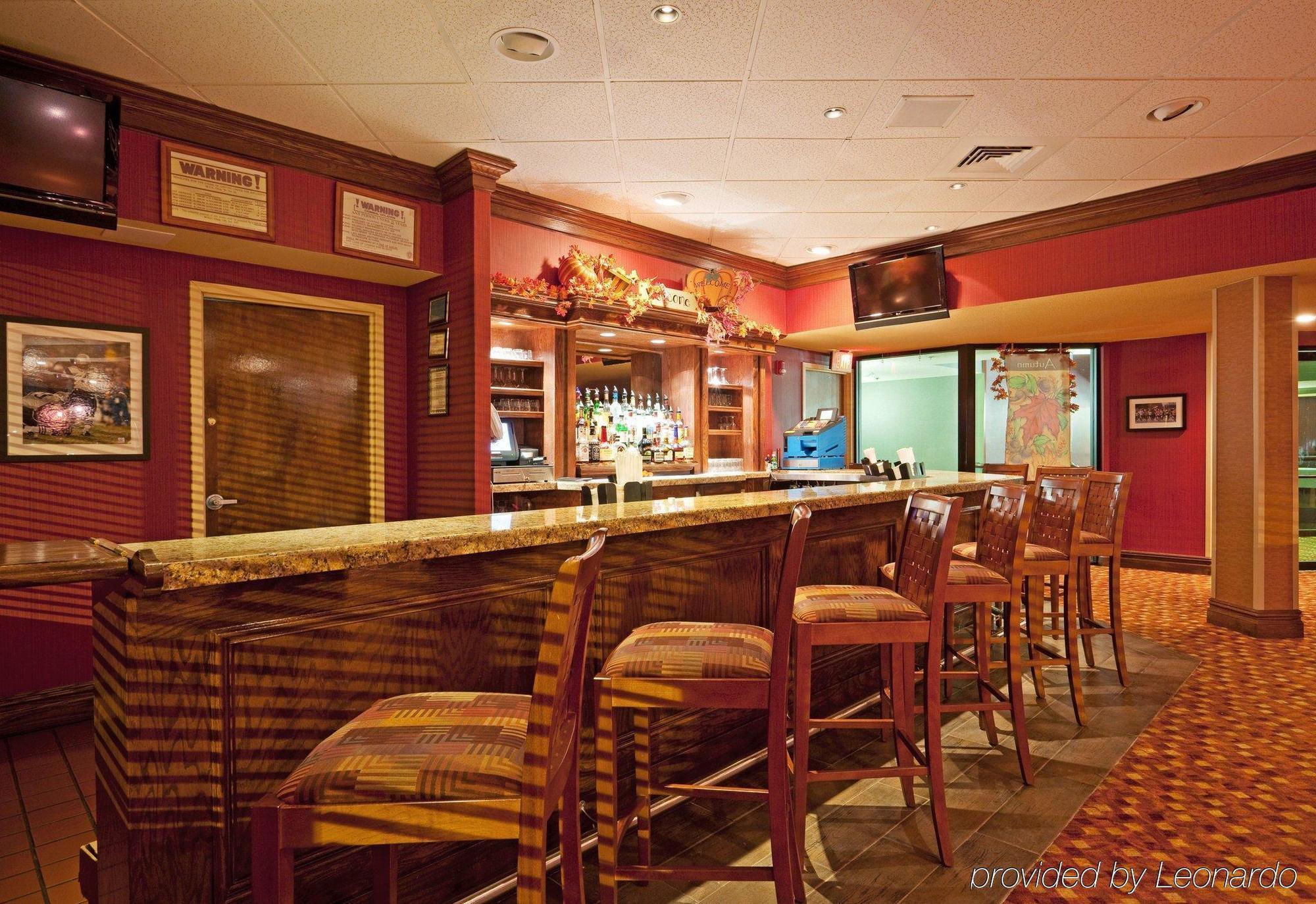 Doubletree By Hilton Boston-Rockland Hotel Restaurant photo